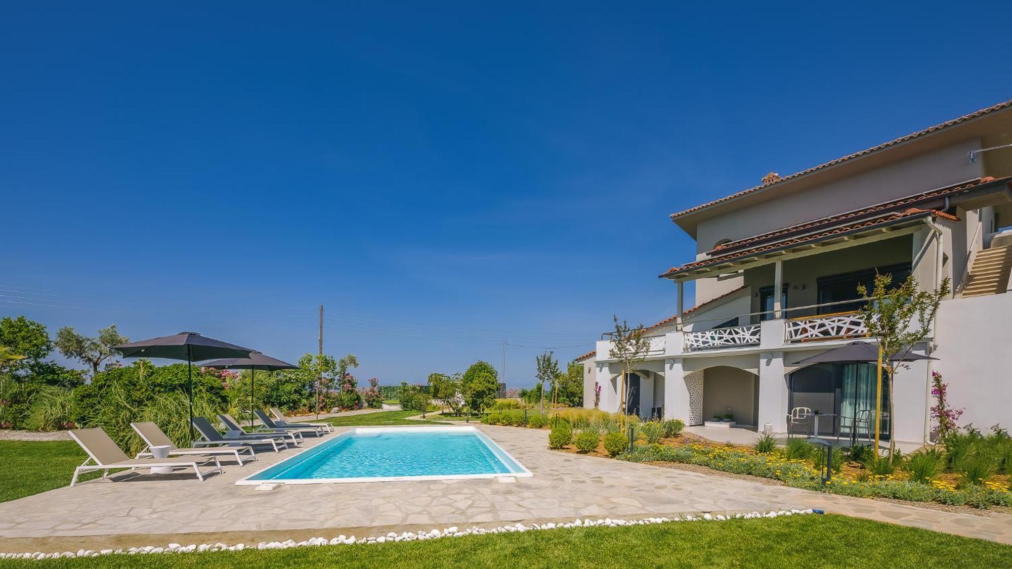 Electra Beachfront Suites, Nea Irakleia Exterior photo