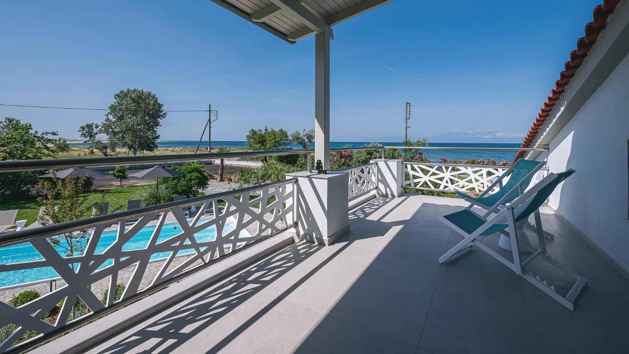 Electra Beachfront Suites, Nea Irakleia Exterior photo